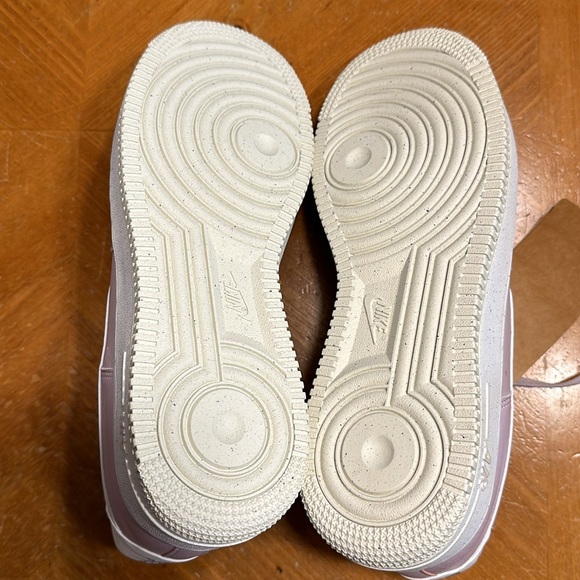 Women’s Nike Air Force 1 '07 Sneakers 'Platinum Violet' DV3808-001 Size 9.5 NEW - Picture 5 of 6